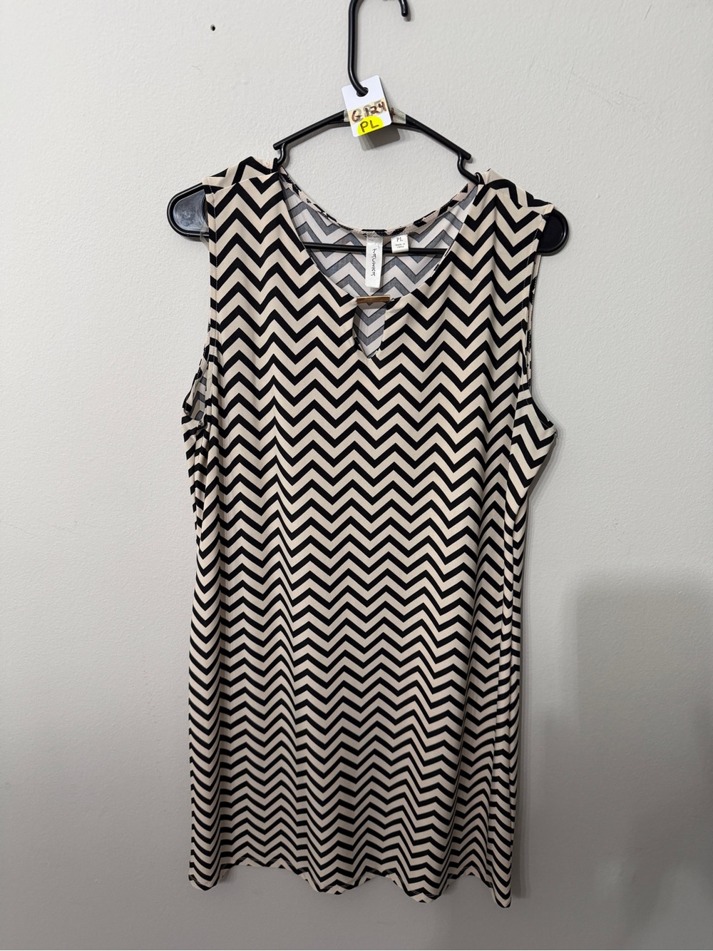Women’s Tacera Black Ivory Chevron Sleeveless Dress Size Petite Large